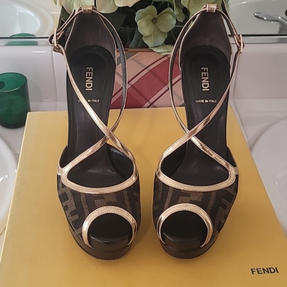 😍🔥100% AUTHENTIC Fendi Stillettos!!!🔥🔥🔥😍